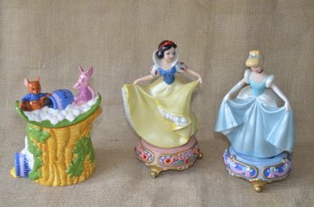 (#108) Disney Porcelain Figurine 6' ~ Winnie The Poo Honey Tea Pot 6'H
