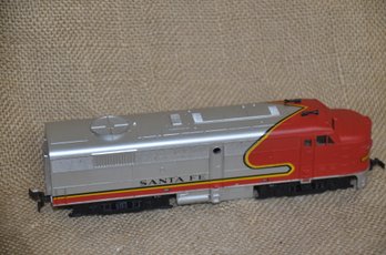 (#80) New In Box Santa Fe Ho Scale Engine Train