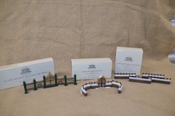 (#118) Department 56 Accessories Heritage Dickens: CHURCHYARD FENCE ~ GATE & FENCE ~ WROUGHT IRON GATE