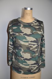 (#135BS) J. Crew Light Weight Crew Neck Camouflage Size Large
