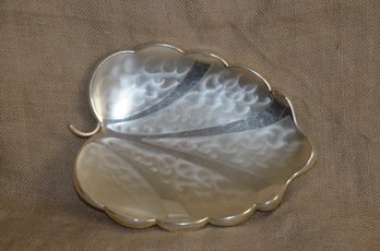 123) Silver Plate Leaf Shape Serving Plate