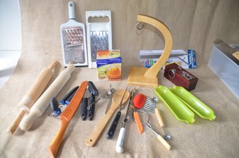 (#142) Kitchen Gadget Tools Assorted Lot ( Rolling Pin, Grater, Can Opener )