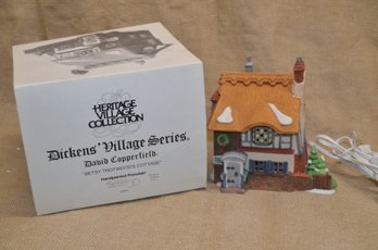 (#24) Department 56 DAVID COPPERFIELD BETSY TROTWOODS COTTAGE House Heritage Dickens Village Series In Box