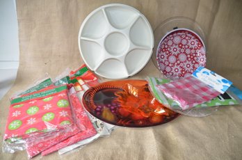 (#145) Party Supplies Outdoor Table Clothes ~ Plastic Trays ~ Holiday Plastic Trays