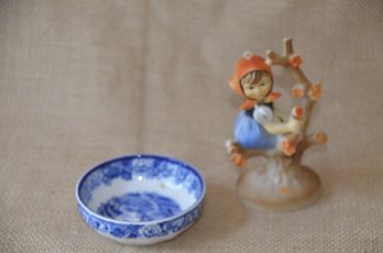 (#45) Trinket Plastic Heidi Ornament ~ Blue And White Wood & Sons England Trinket Ring Bowl