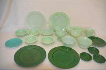 36) Vintage Hazel Atlas Moderntone Green Plates And Bowls ( See Description)