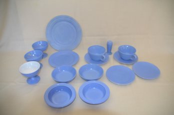 37) Vintage Hazel Atlas Moderntone Light Blue Plates And Bowls 16 Pieces ( See Description)