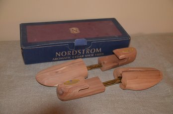 323) Nordstrom Cedar Shoe Tree New