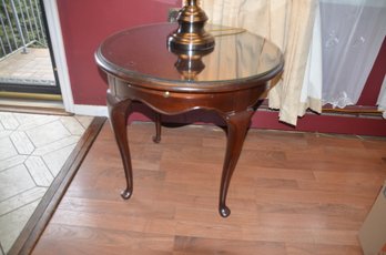 Drexel Heritage Round Accent End Table Protective Glass Top Pull Out Shelf 26' Round