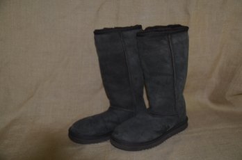 (#131) Ugg Style ( Not Ugg) Size 7 Brown Boot