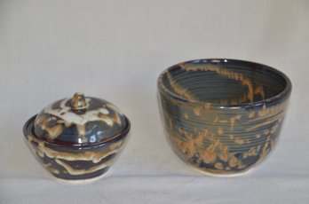 88) Lot Of 2 Handmade Pottery Bowl 6.5' Round  And One Covered Bowl 5'Round