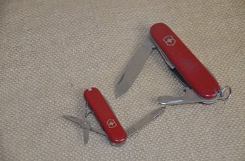 (#139) Red Swiss Army Pocket Knife