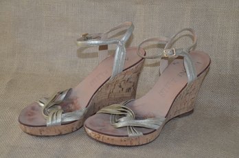 (#109DK) Anne Klein Gold Metallic Scrap Shoe Cork Heel Size 7.5