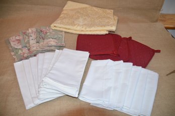 (#50) Table Napkins ~ Table Cloth ~ See Details