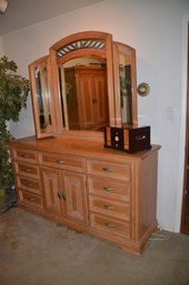 Dresser With Mirror