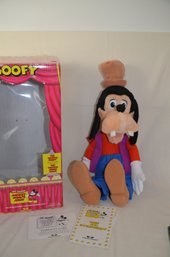 82) Vintage NEW Talking Goofy Mickey Mouse Show In Original Box - Never Used