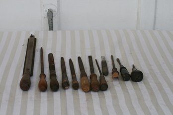 (224) Assortment Of 11 Vintage Wood Handled Tools: Files,screw Drivers Punch  Check Photo's