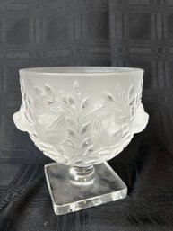 33) Lalique France 5.5'H Elizabeth Birds & Leaves Crystal Footed Pedestal Bowl Vase ( Slight Chip On Top Edge)