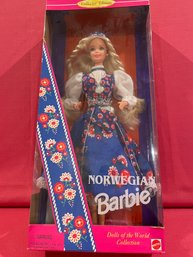 (014) Vintage 1996 Mattel NORWEGIAN Barbie, Dolls Of The World Series