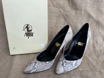 Vintage 80's  Allure Made In Spain Snake Skin High Heel Shoes Leather Soles With Original Box Size 6