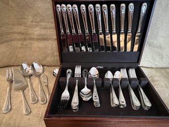 (#41) Georgian Hough 18/8 Stainless Flatware 6 Piece Set Serve Of 12 With Serving Pieces In Storage Case