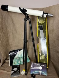 (#93) Vintage Tasco Telescope Star Gazer 432 Mm With Moon Map And Manuel With Box