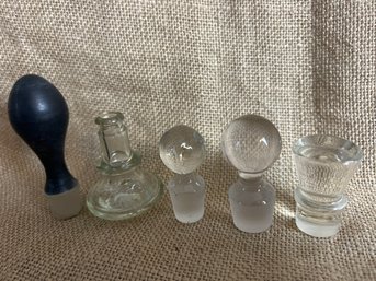 111) Set Of 5 Small Bottle Toppers 2.5'H