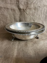 116) William Rogers 862 & Sheffield Silver EPO Set Of 2 Silver Plate Round Bowls ( One Footed ) 10' Round