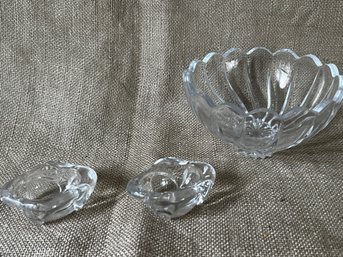 91) Mikasa Savoy Clear Swirl Bowl And Petite Glass Bowls (2)
