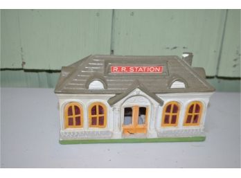 (#113) Ceramic Christmas Station House Japan