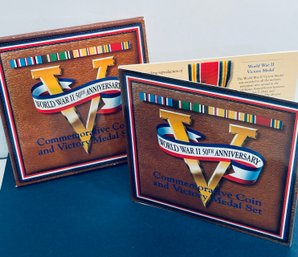 WORLD WAR II 50TH ANNIVERSARY COMMEMORATIVE COIN AND VICTORY MEDAL SET