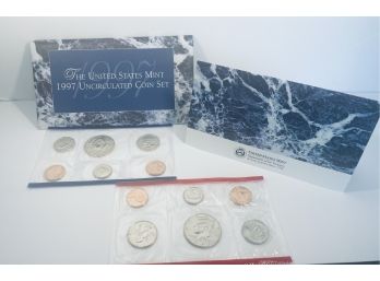 1997 UNITED STATE MINT UNCIRCULATED COIN SET - BOTH PHILADELPHIA & DENVER MINTS - IN ORIGINAL OGP