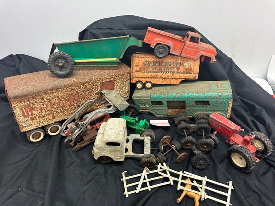 Lot Of Vintage Toys For Parts/restoration/decor -- Tonka, Hubley, Structo