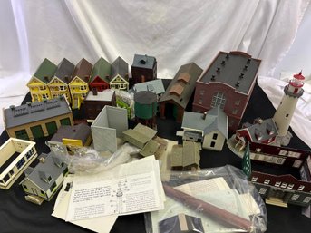 Vintage Assorted Walthers Cornerstone Sets And Accessories For Trains