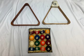 Two Wood Triangles For Billard Balls And Set Of Billard Balls