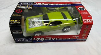 Vintage 2001 Nikko '70 Plymouth Hemi 'cuda Model Car, R/c Collectible Limited Production, 1: 16 Scale