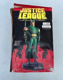 Justice League Unlimited Green Arrow Maquette Hand-painted Cold Cast Porcelain Limited Edition Of 1100