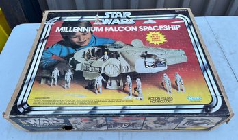 Vintage 1977 Kenner Star Wars Millennium Falcon Spaceship Model Toy In Box