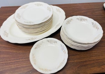 Miscellaneous Pieces Of China In Same Pattern - Pretty And Easy To Coordinate