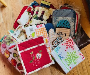Pot Holders, Dish Towels And Other Kitchen Items