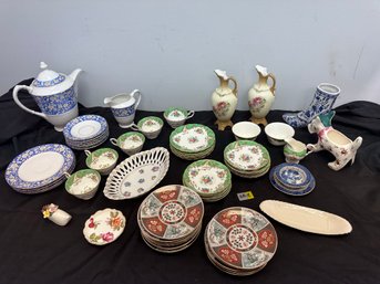 Table Lot Of Quality Glassware, Partial China Sets, Etc -- Tuscan, Old Willow, Imari, Bavaria Schumann, Etc