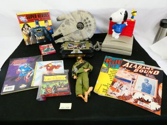 Lot Of Toy And Toy Related - Snoopy Phone / Star Wars / More!