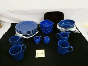 Set Of Blue Longaberger Pottery Dishes. Great Condition