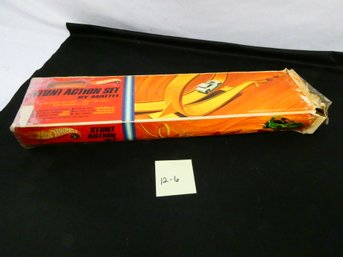 Hot Wheels Stunt Action Set In Original Box. Looks To Be Complete