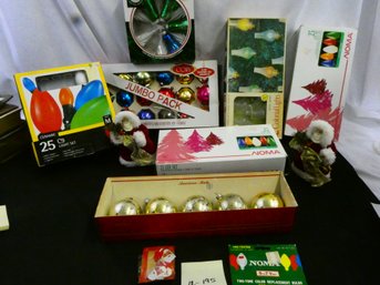 Nice Lot Of Vintage Christmas Items! Lights, Bulbs, And Santa's.