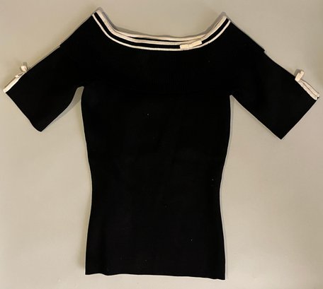 Gallery Couture Size XS Off The Shoulder Sweater With Bow Decorations