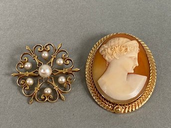 Cameo Pendant Pin With Faux Pearl Pendant Pin