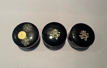 Japanese Boxes Of Black Lacquerware Plates Trimmed In Gold