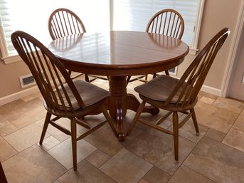 Round Oak Kitchen Table With 6 Oak Windsor Chairs (two Chairs Were Found After The Photo And Are Not Shown)