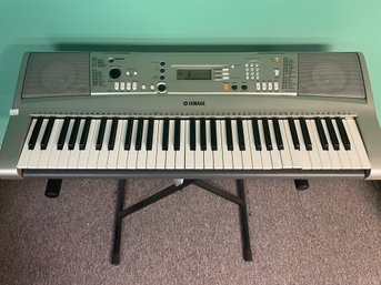 Yamaha PSR-E313 61 Key Digital Piano And Stand